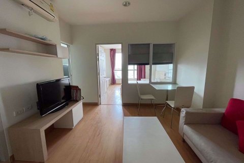Condominio de 1 dormitorio en Huai Khwang, Bangkok, Tailandia № 48188 - foto 2