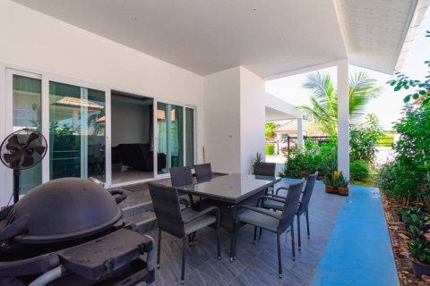 Chalet de 2 dormitorios en Hua Hin, Tailandia № 153805 - foto 4