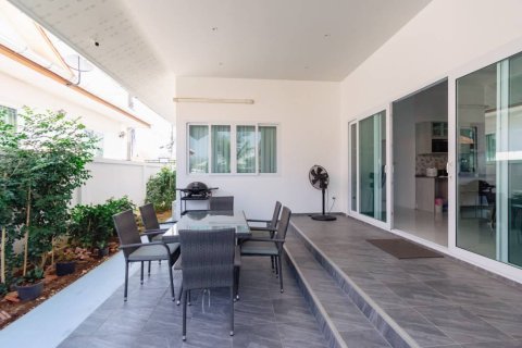 Chalet de 2 dormitorios en Hua Hin, Tailandia № 153805 - foto 5