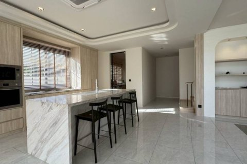 Casa de 4 dormitorios en Pattaya, Tailandia № 153808 - foto 7