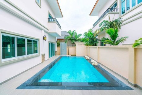 Maison à Pattaya, Thaïlande 4 chambres № 153806
