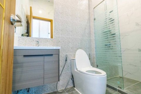 Casa de 4 dormitorios en Pattaya, Tailandia № 153806 - foto 10