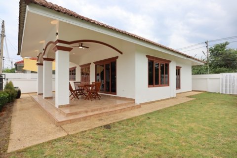 Chalet de 2 dormitorios en Hua Hin, Tailandia № 168405 - foto 4
