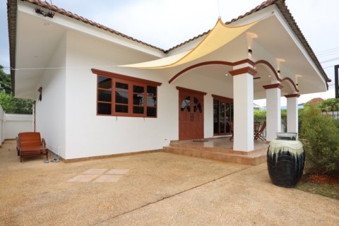 Chalet de 2 dormitorios en Hua Hin, Tailandia № 168405 - foto 3