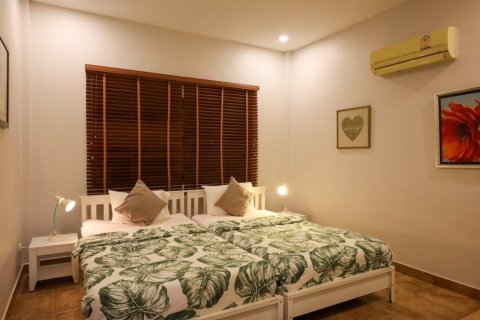 Chalet de 2 dormitorios en Hua Hin, Tailandia № 168405 - foto 15