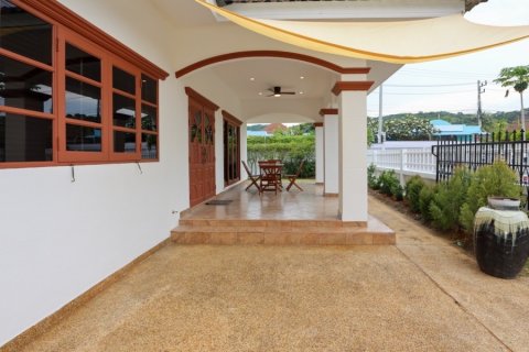 Chalet de 2 dormitorios en Hua Hin, Tailandia № 168405 - foto 2