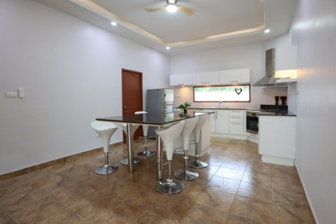 Chalet de 2 dormitorios en Hua Hin, Tailandia № 168405 - foto 11