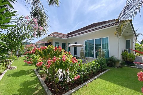 Chalet de 3 dormitorios en Hua Hin, Tailandia № 168401 - foto 13