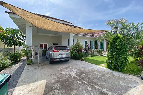 Chalet de 3 dormitorios en Hua Hin, Tailandia № 168401 - foto 17