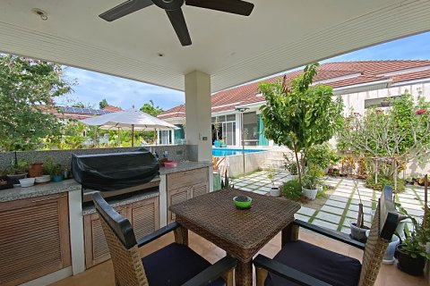 Chalet de 3 dormitorios en Hua Hin, Tailandia № 168401 - foto 11