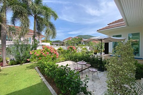 Chalet de 3 dormitorios en Hua Hin, Tailandia № 168401 - foto 14