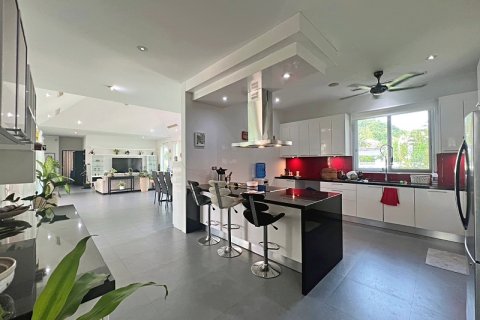 Chalet de 3 dormitorios en Hua Hin, Tailandia № 168401 - foto 26