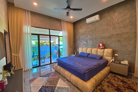 Chalet de 4 dormitorios en Pran Buri, Tailandia № 168403 - foto 23