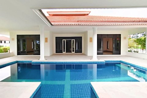 Chalet de 3 dormitorios en Cha-am, Tailandia № 168400 - foto 24