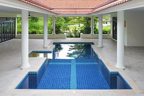 Chalet de 3 dormitorios en Cha-am, Tailandia № 168400 - foto 6