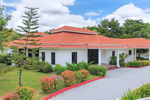 Chalet de 3 dormitorios en Cha-am, Tailandia № 168400 - foto 2