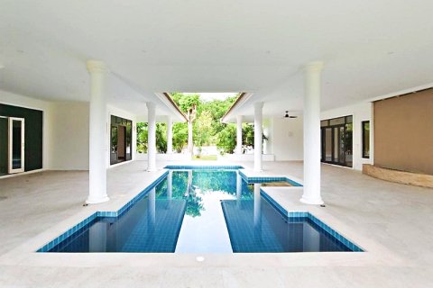 Chalet de 3 dormitorios en Cha-am, Tailandia № 168400 - foto 25