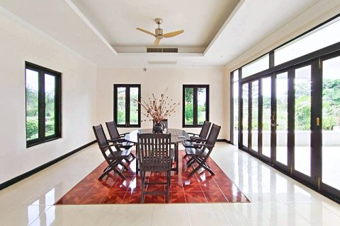 Chalet de 3 dormitorios en Cha-am, Tailandia № 168400 - foto 23