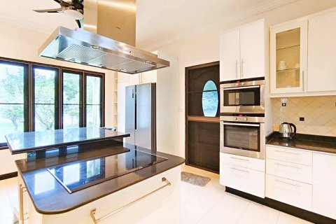 Chalet de 3 dormitorios en Cha-am, Tailandia № 168400 - foto 15