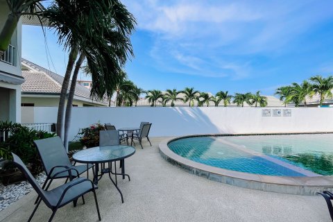 Adosado de 3 dormitorios en Hua Hin, Tailandia № 138016 - foto 6