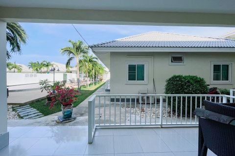 Adosado de 3 dormitorios en Hua Hin, Tailandia № 138016 - foto 11