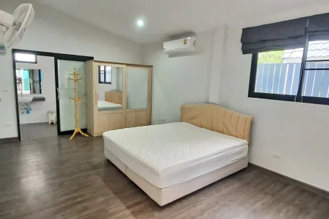 Casa de 4 dormitorios en Pattaya, Tailandia № 173391 - foto 8
