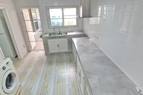 Casa de 4 dormitorios en Pattaya, Tailandia № 173391 - foto 13