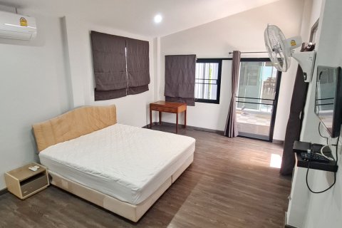 Casa de 4 dormitorios en Pattaya, Tailandia № 173391 - foto 9