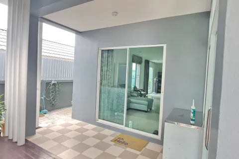 Casa de 4 dormitorios en Pattaya, Tailandia № 173391 - foto 2