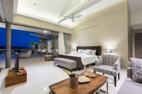 Casa de 7 dormitorios en Surat Thani, Tailandia № 181086 - foto 16
