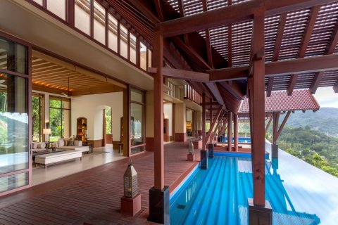 Casa de 6 dormitorios en Kamala, Tailandia № 181081 - foto 3