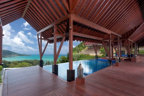 Casa de 6 dormitorios en Kamala, Tailandia № 181081 - foto 2