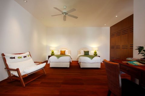 Casa de 5 dormitorios en Phuket, Tailandia № 181082 - foto 8