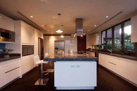 Casa de 5 dormitorios en Phuket, Tailandia № 181082 - foto 28