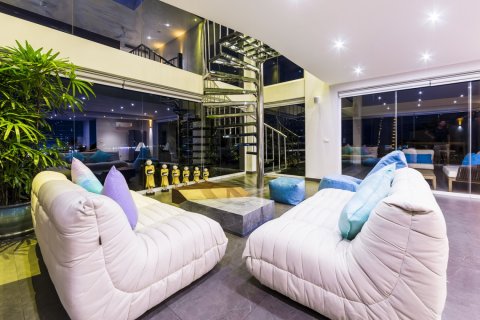 Casa de 6 dormitorios en Surat Thani, Tailandia № 181084 - foto 9
