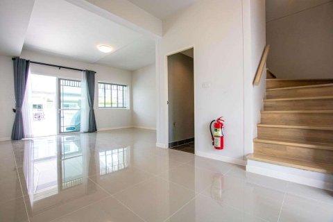 Casa de 2 dormitorios en Chiang Mai, Tailandia № 220499 - foto 5