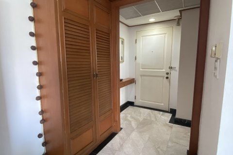 Condominio de 2 dormitorios en Watthana, Bangkok, Tailandia № 200720 - foto 10
