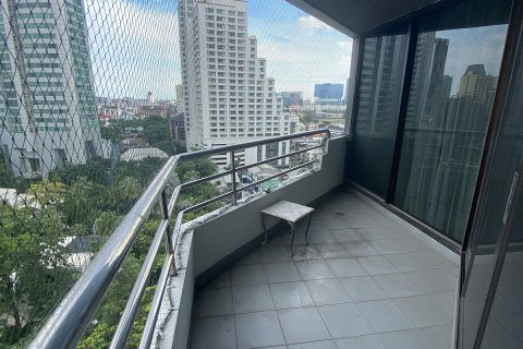 Condominio de 2 dormitorios en Watthana, Bangkok, Tailandia № 200720 - foto 2