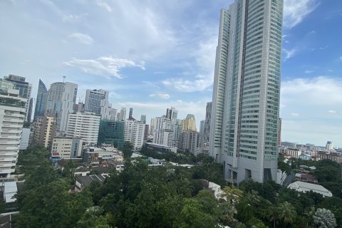 Condominio de 2 dormitorios en Watthana, Bangkok, Tailandia № 200720 - foto 14