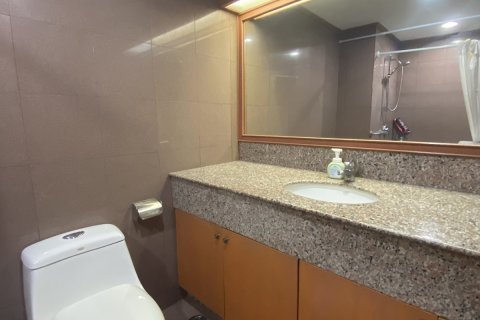 Condominio de 2 dormitorios en Watthana, Bangkok, Tailandia № 200720 - foto 4