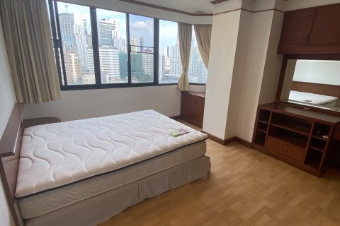 Condominio de 2 dormitorios en Watthana, Bangkok, Tailandia № 200720 - foto 7