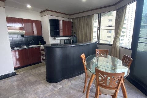 Condominio de 2 dormitorios en Watthana, Bangkok, Tailandia № 200720 - foto 11