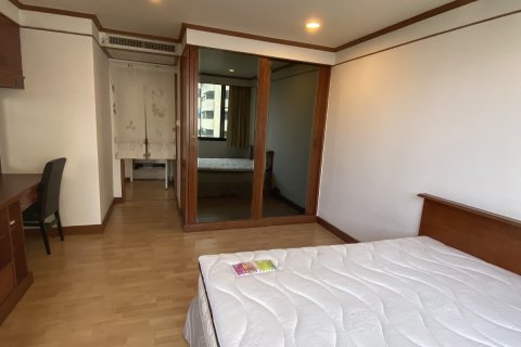 Condominio de 2 dormitorios en Watthana, Bangkok, Tailandia № 200720 - foto 8