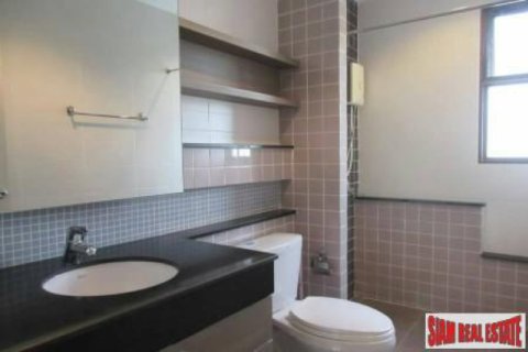 Adosado de 3 dormitorios en Bang Na, Bangkok, Tailandia № 202547 - foto 5