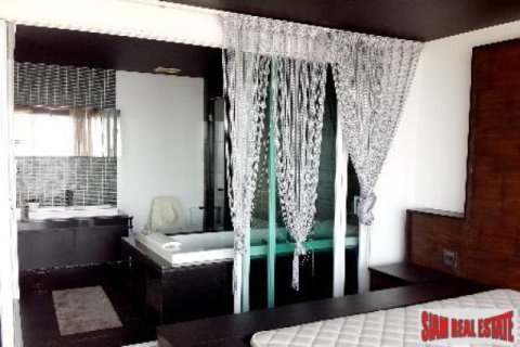 Apartamento de 2 dormitorios en Pattaya, Tailandia № 202541 - foto 3