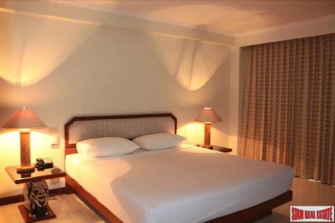 Apartamento de 24 dormitorios en Pattaya, Tailandia № 194020 - foto 4