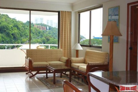 Apartamento de 24 dormitorios en Pattaya, Tailandia № 194020 - foto 3
