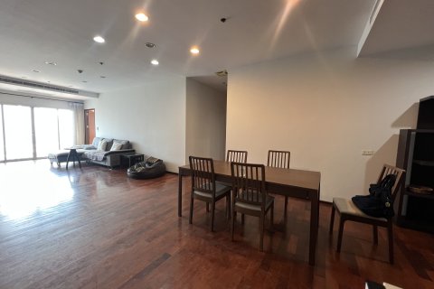 Condominio de 2 dormitorios en Watthana, Bangkok, Tailandia № 154700 - foto 4