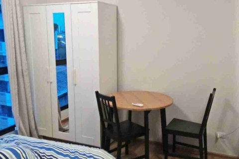 Estudio en el condominio en Bangkok, Tailandia № 208799 - foto 11