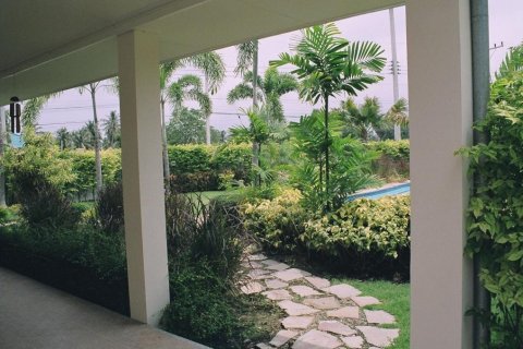 Casa de 4 dormitorios en Hua Hin, Tailandia № 66823 - foto 15